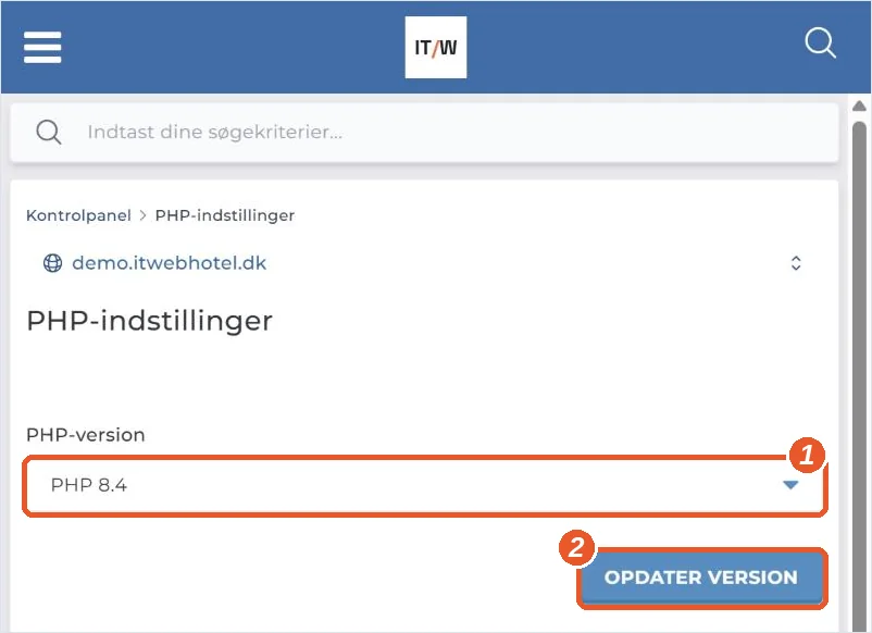 Skærmbillede: PHP-indstillinger i Admin Portal med valg af PHP-version og knappen Opdater version